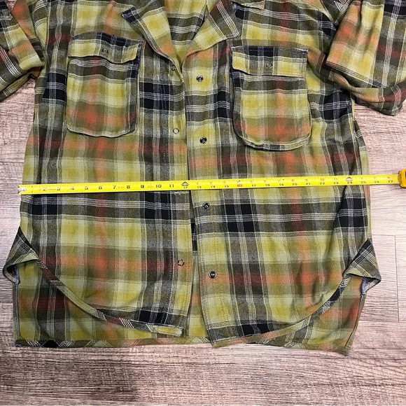 FREE PEOPLE WE THE FREE IZZY OVER SIZES PLAID BUTTON DOWN SHIRT GREEN size large - Picture 5 of 7